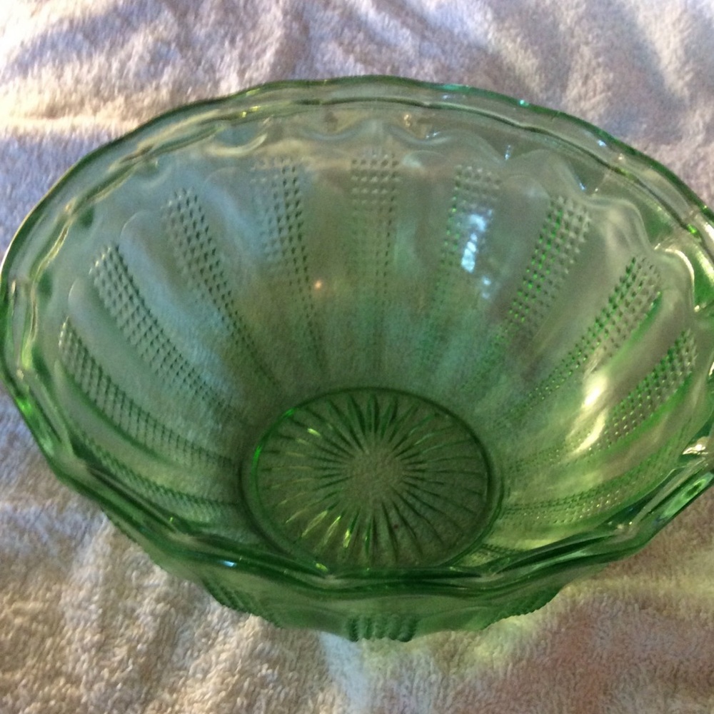 Vintage 1930s Hazel Atlas green glass beaded bowl